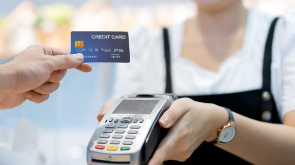 Bar, Debit- oder Kreditkarte