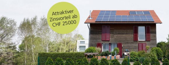 Haus, Holzfassade, Solaranlage
