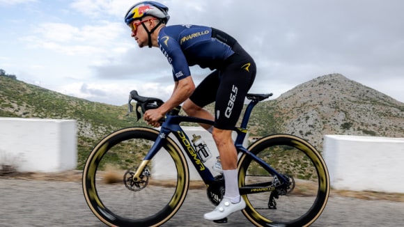 Cycliste sur route professionnel