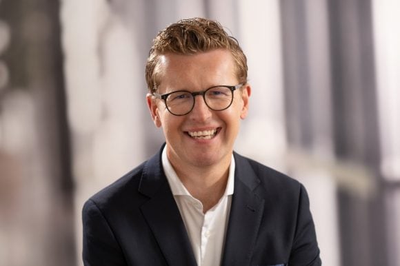 Portrait photo of Oliver Meinschien