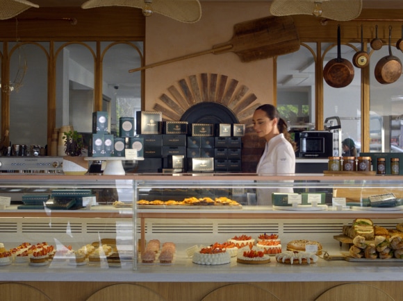 Bakery display counter