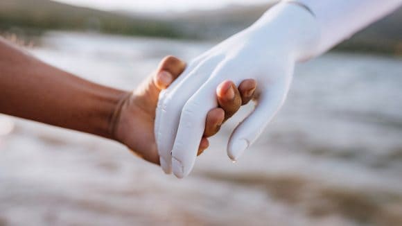 What jobs can human beings do that robots cannot