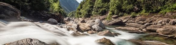 river view between moutains
