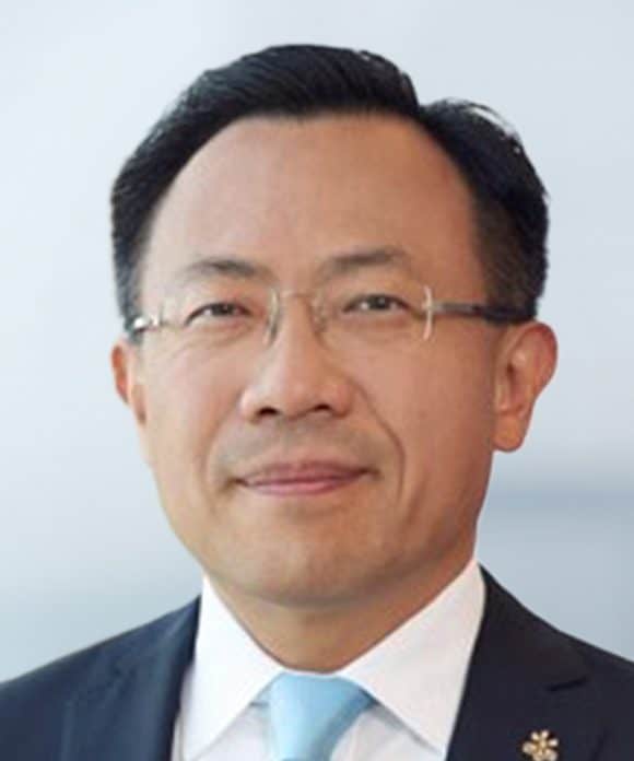Portrait of Raymond Yin