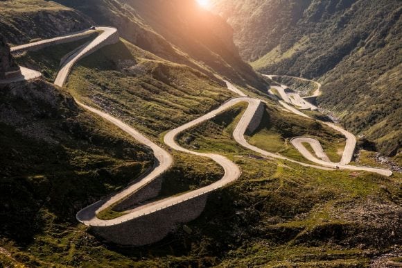 Caminho por uma montanha