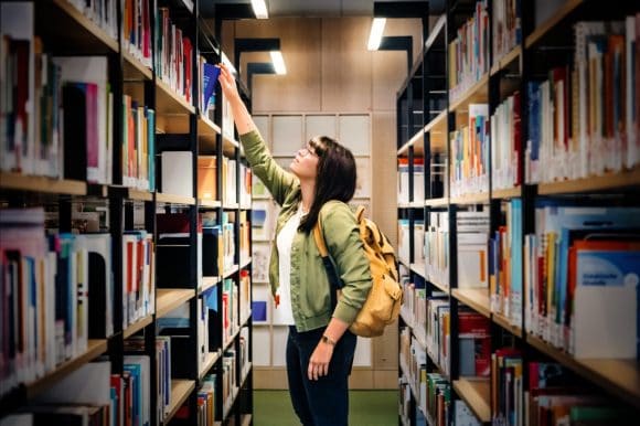 Student in library
