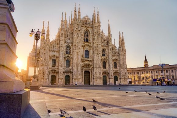  Milan Cathedral at sunrise