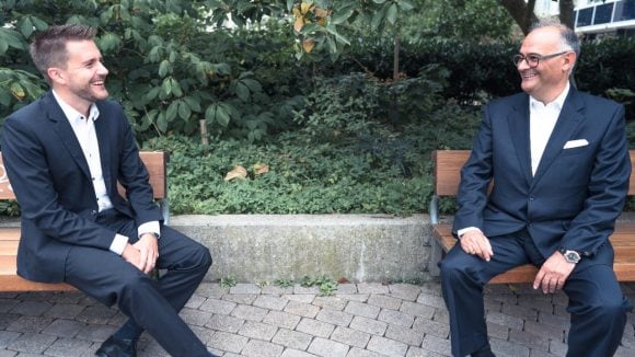 Raffaele Petrone mit UBS-Berater Pascal Moser