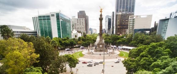 Vista de la Plaza del Ángel en México