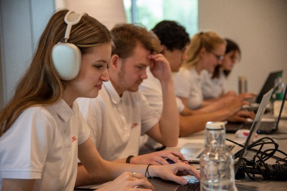 UBS apprentices triumph at the Skills Battle 2022 | UBS SwissSkills