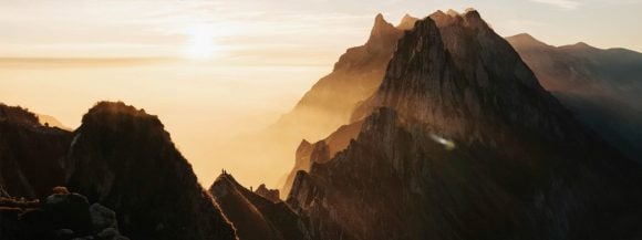 sunlight-mountain-peaks-landscape