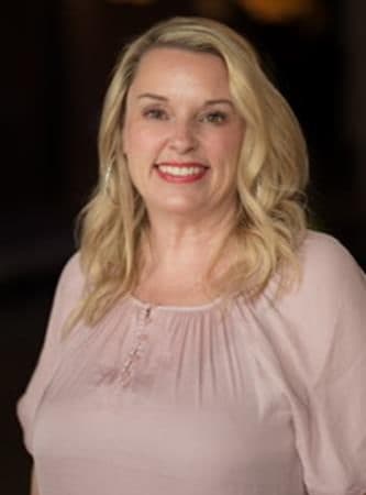 Headshot of Niki Davis